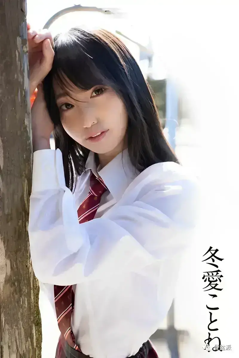 迷你小巧双马尾的冬爱琴音写真分享，虎牙妹妹YYDS!|蜜壶屋